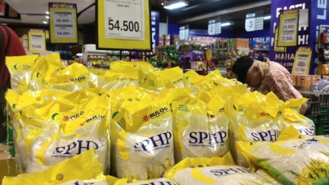 tekan-kenaikan-harga,-1,3-juta-ton-beras-sphp-digelontorkan-pemerintah