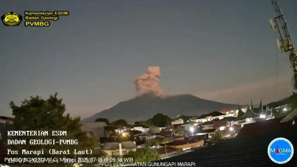 gunung-marapi-erupsi,-kolom-abu-capai-1.000-meter