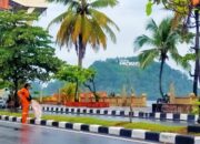 Jelang HJK, “Perempuan Bersih” Padang Berjibaku Jaga Pantai Tetap Mempesona