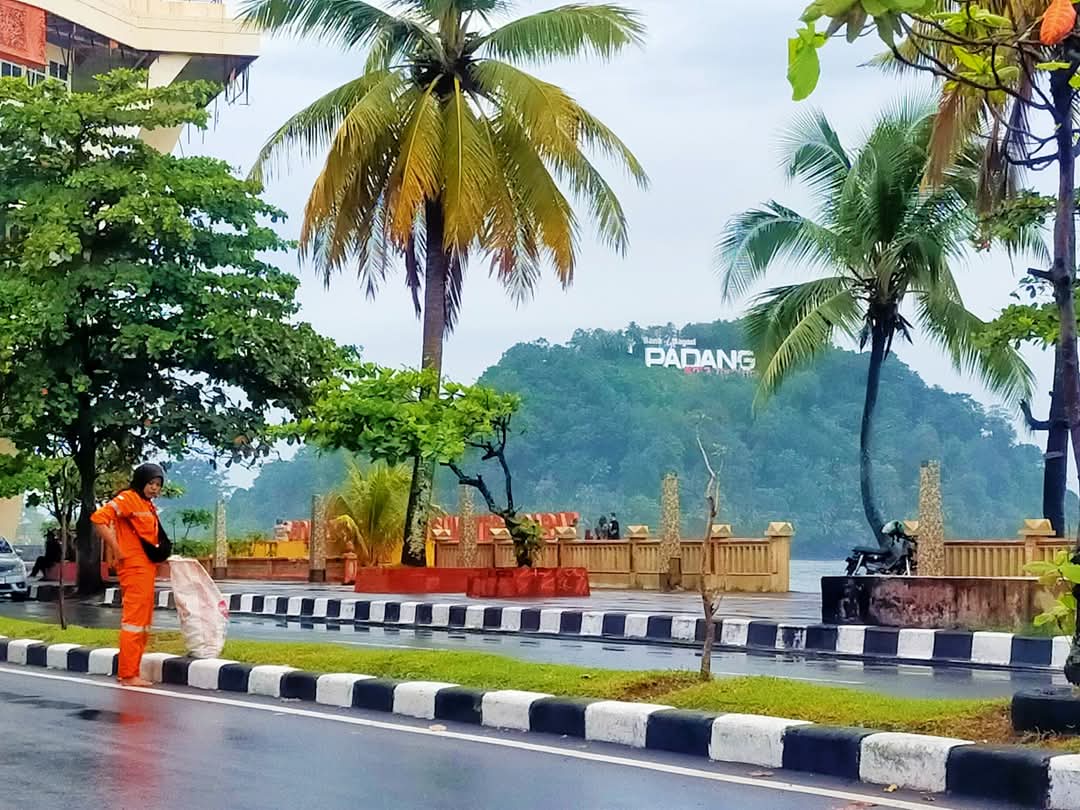 hjk-padang-semakin-dekat,-“perempuan-bersih”-jaga-wajah-kota