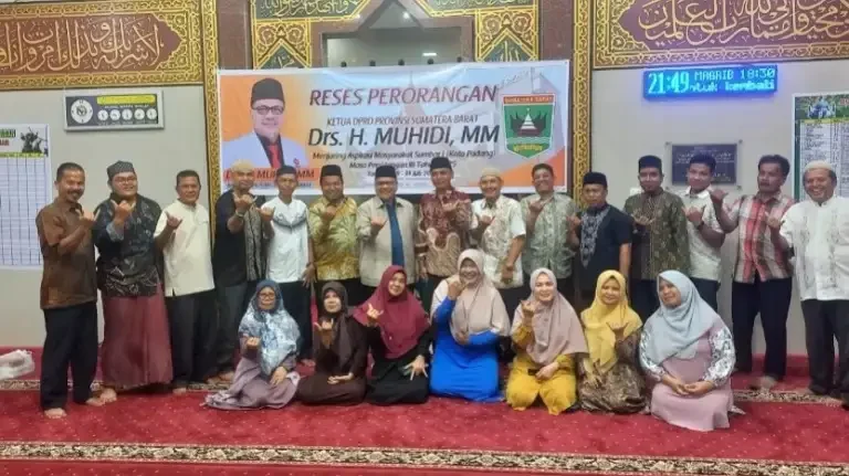 warga-keluhkan-jalan-rusak-ke-unand,-ketua-dprd-sumbar-siap-perjuangkan-perbaikan