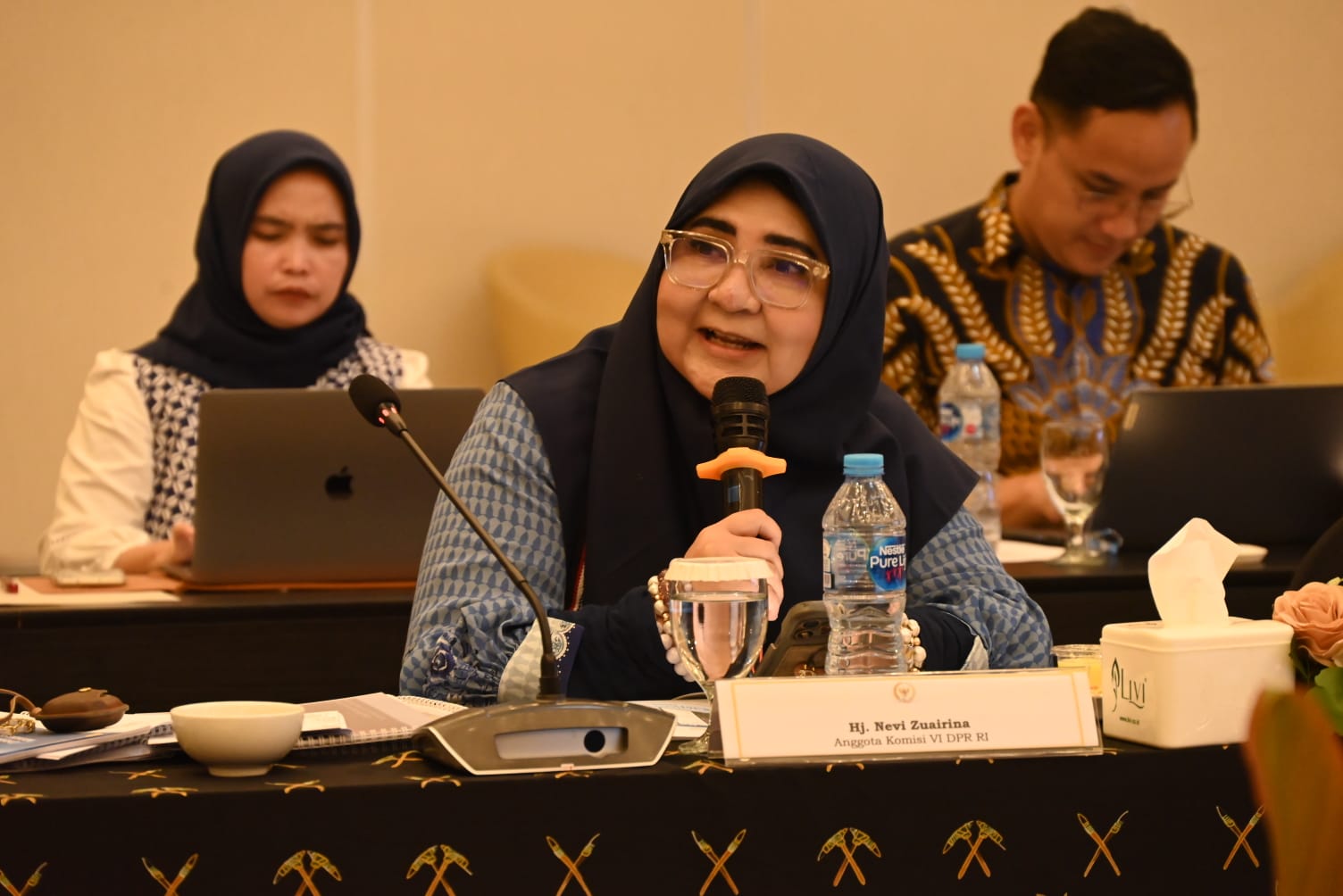 kunker-komisi-vi-dpr-ke-sorong,-nevi-zuairina-dorong-pemerataan-akses-ekonomi-dan-telekomunikasi