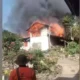 kebakaran-di-batu-balantai-canduang-hanguskan-rumah-semi-permanen