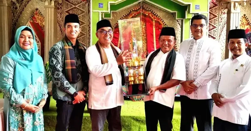 warga-nagari-campago-bangun-kampung-dengan-gotong-royong