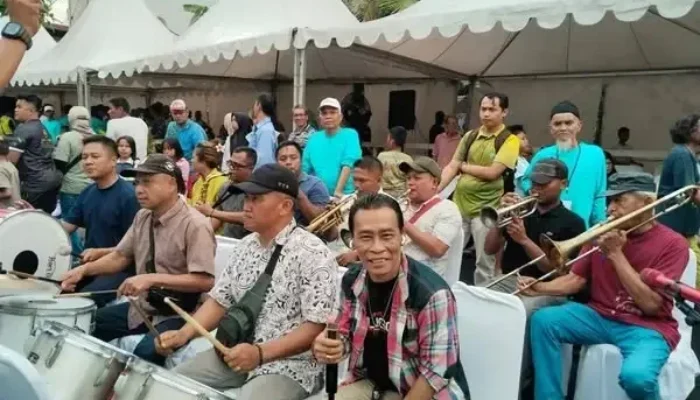 Selaju Sampan Padang Semarakkan HJK: Pacu Perahu, Musik, Kuliner Tarik Ribuan Warga