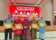 Empat Tokoh Perempuan Sumbar Terima Limpapeh Achievement Award