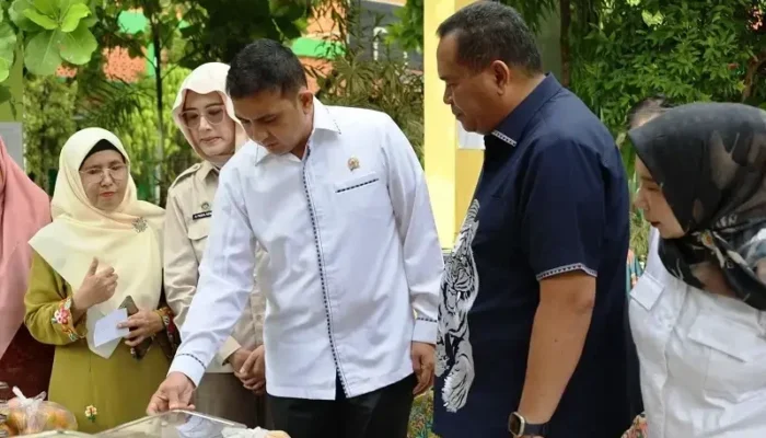 Ade Rezki Pastikan Program Makan Bergizi Gratis Berjalan di Pariaman