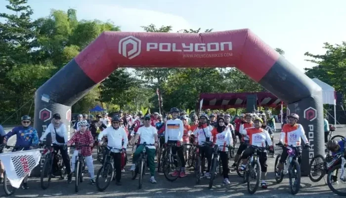 Fun Bike Semarakkan HUT RI, ASN dan Warga Padang Pariaman Bersepeda