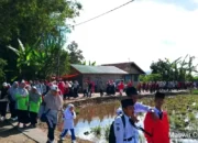 Dua Ribuan Peserta Ramaikan Gerak Jalan Santai HUT RI di Tilatang Kamang