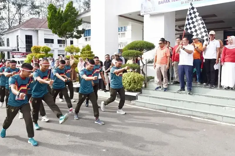 asn-pemko-pariaman-ikuti-lomba-gerak-jalan-antar-opd
