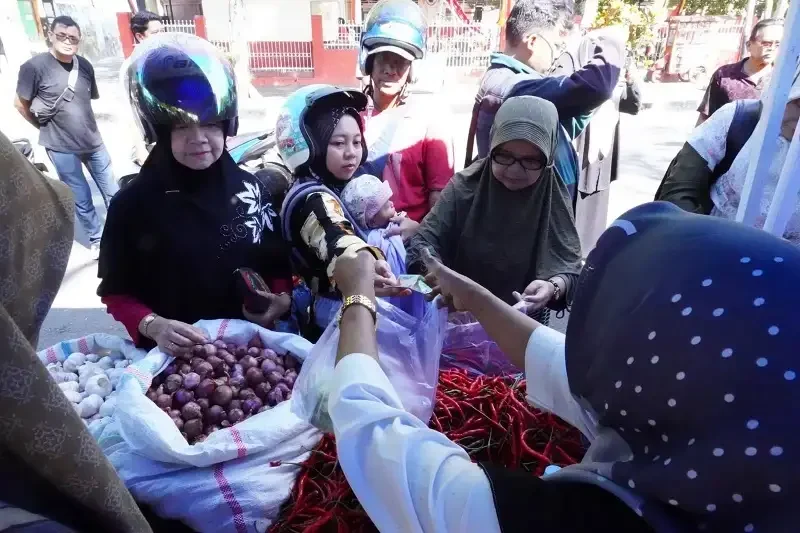 polres-tanah-datar-gelar-gerakan-pangan-murah