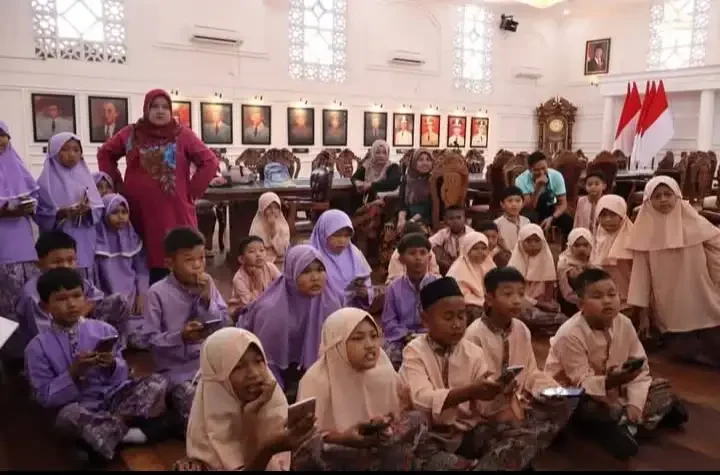 cara-asyik-pelajar-kota-padang-kenali-sejarah,-belajar-sambil-main-game