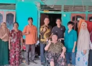 Baznas Sijunjung Salurkan Kursi Roda dan Biaya Hidup untuk Warga Kurang Mampu