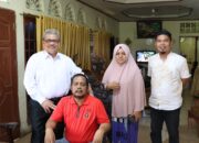 DPRD Sumbar Jenguk Pemred BentengSumbar, Muhidi Doakan Zamri Yahya Lekas Pulih