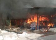 Api Mengamuk di Padang: Belasan Rumah Ludes, Kerugian Tembus Miliaran Rupiah