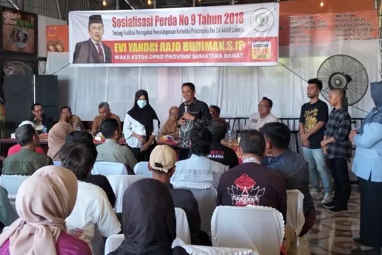 sosper-no.-9/2018,-wakil-ketua-dprd-sumbar-evi-yandri-ajak-warga-jauhi-dan-ketahui-bahaya-narkotika