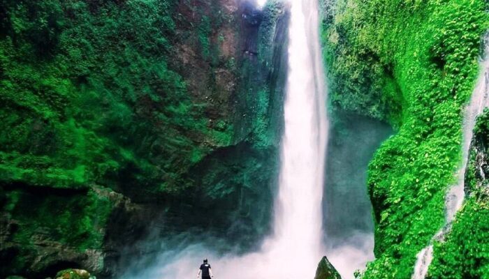 Pesona Air Terjun Tersembunyi di Sumatera Barat