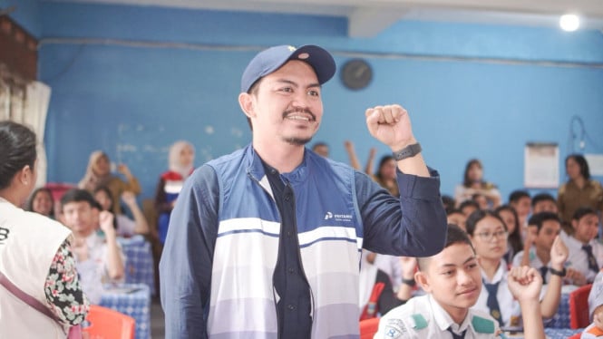 pertamina-patra-niaga-sulawesi-gandeng-kaleb-edukasi-inklusif-di-sekolah:-kenal-isyarat,-dunia-lebih-dekat