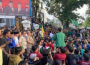 Mahasiswa dan Ojol Padang Geruduk DPRD, Sampaikan Aspirasi Nasional