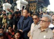 Mahasiswa dan Masyarakat Padang Demo DPRD Sumbar, Tuntutan Disampaikan
