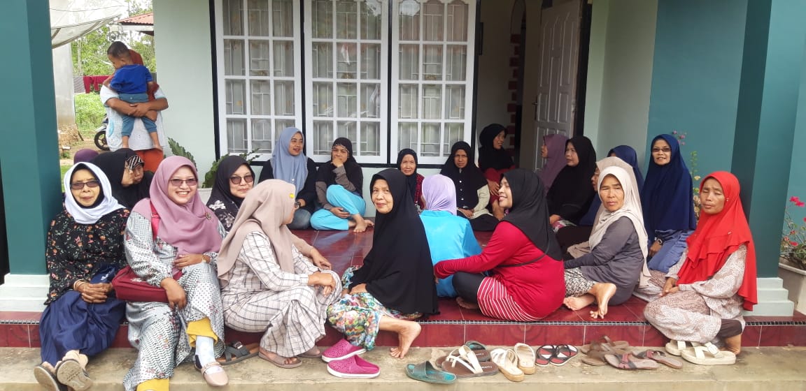 dengar-aspirasi,-hj-nevi-zuairina-sapa-masyarakat-di-nagari-panampuang-agam