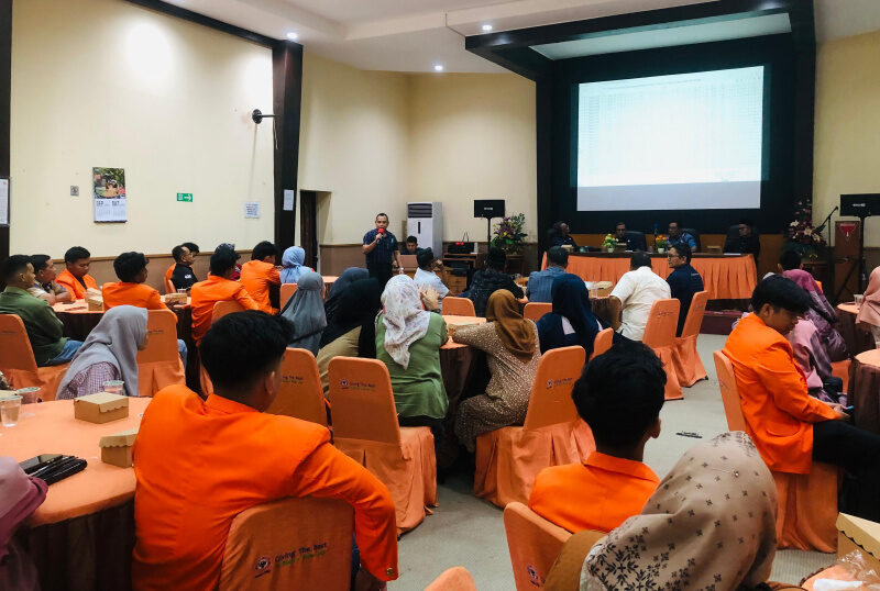 pt-semen-padang-silaturahmi-dengan-orang-tua-dan-25-penerima-beasiswa-program-bangsa