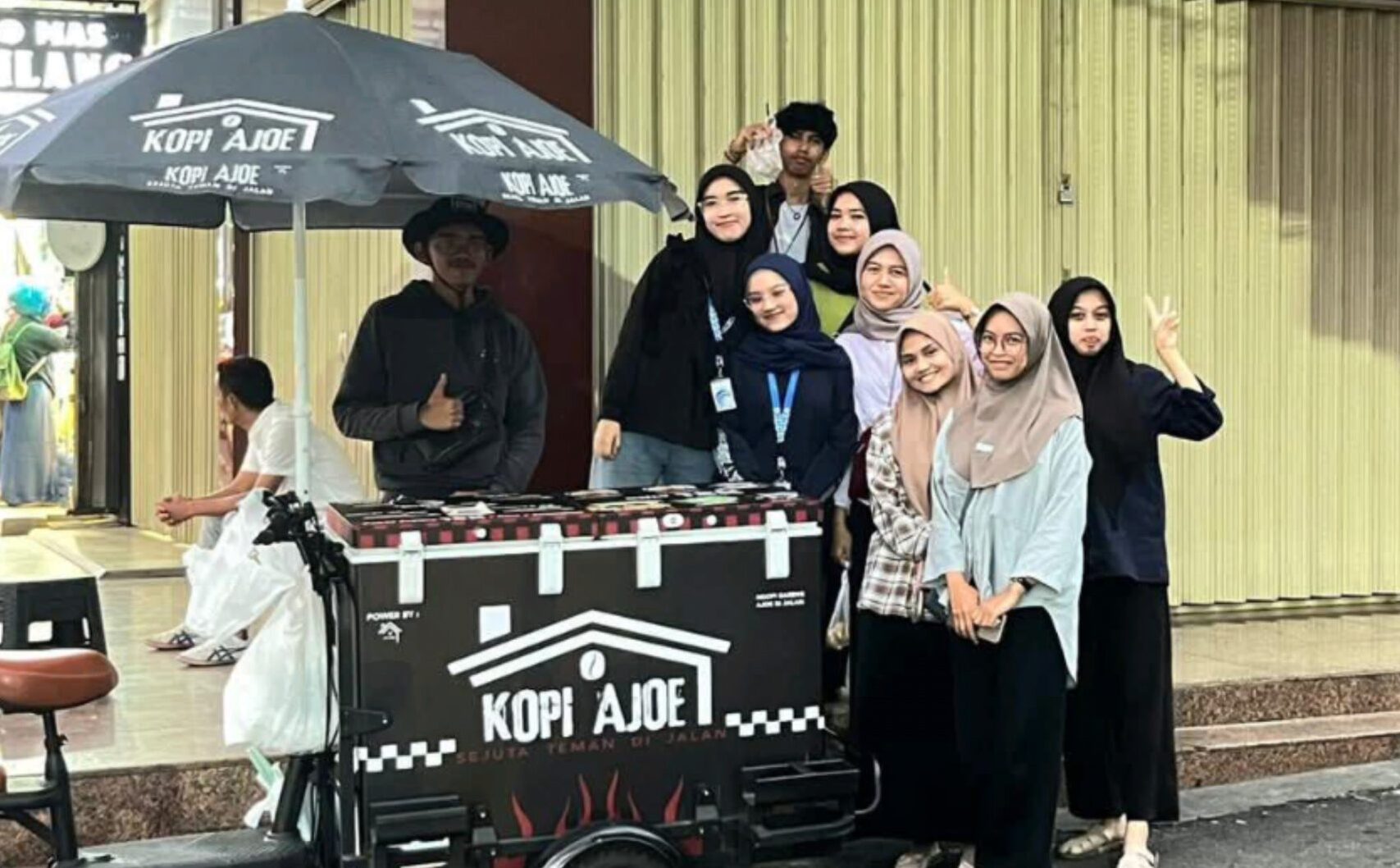 kopi-gerobak-padang-panjang,-secangkir-kesegaran-di-tengah-jalan