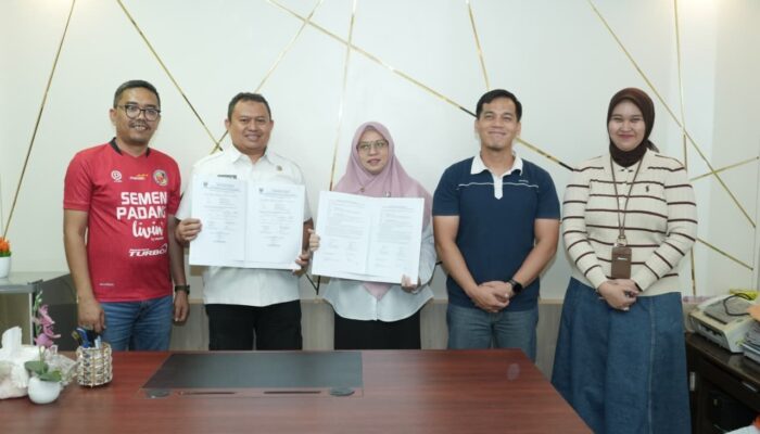 Mursalim Serahkan Jabatan Kabiro Adpim Sumbar ke Dirse Novera