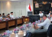 Mentan Serahkan Bibit, Sumbar Pacu Produksi Pertanian