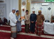 Imam Masjid Al Amilin Pesisir Selatan Berangkatkan Umroh