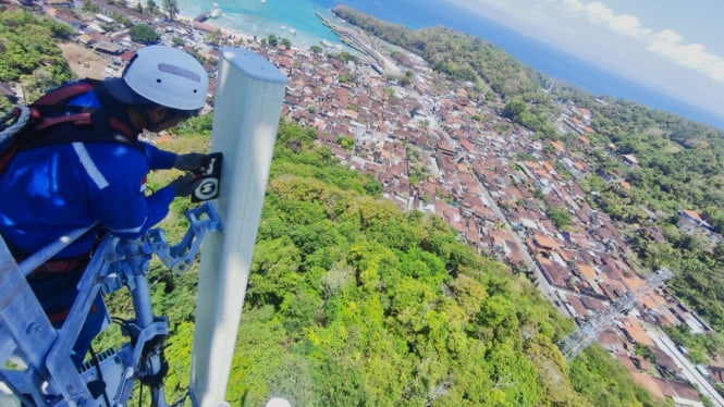 jurus-xlsmart-jaga-sinyal-di-tengah-banjir-bali
