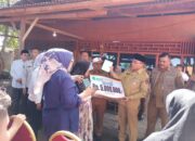 Padang Salurkan Bantuan, Korban Kebakaran Kampung Lapai Terbantu