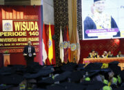 UNP Bekali Lulusan Hadapi Disrupsi, Kukuhkan 1.232 Wisudawan