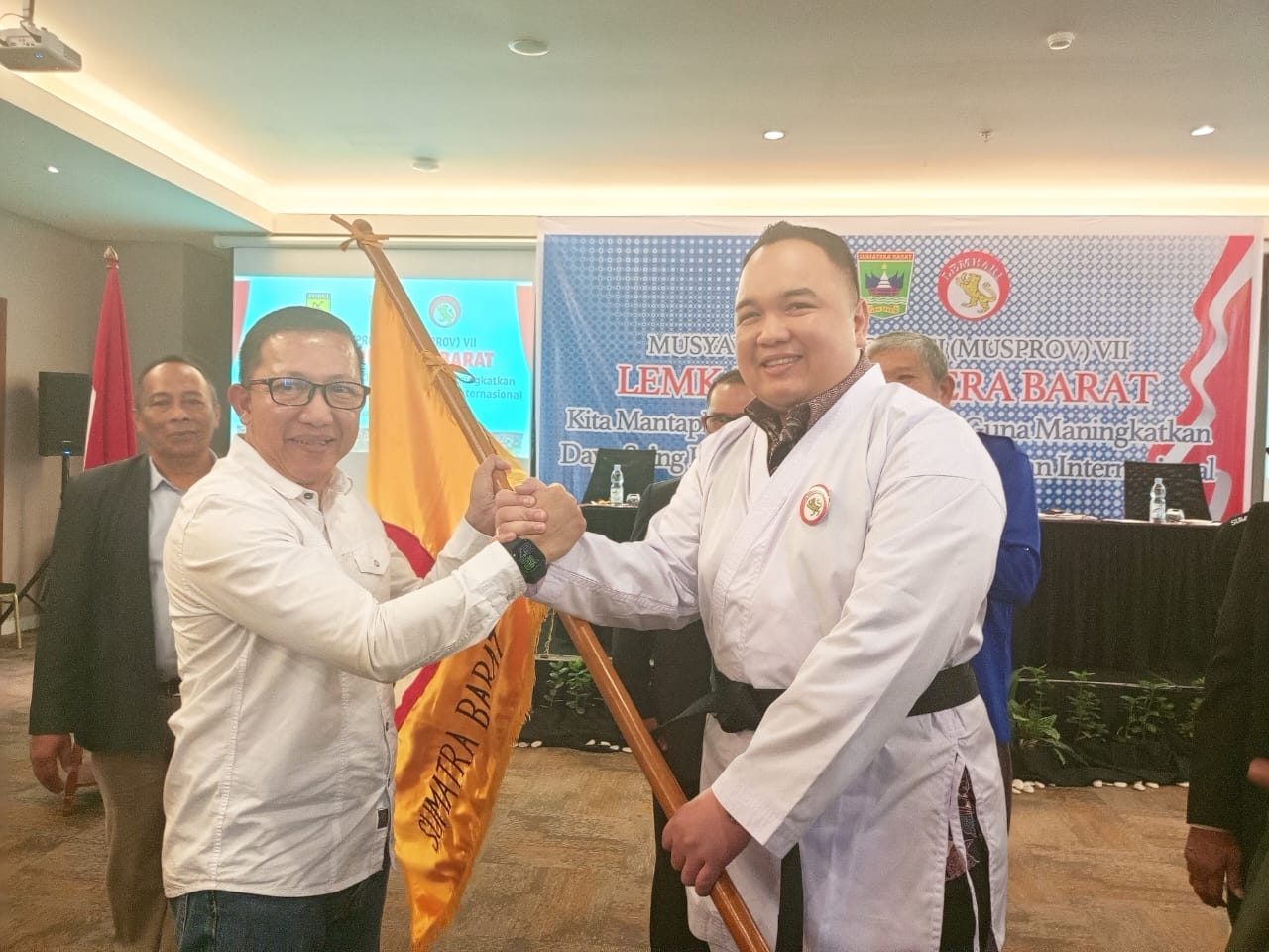 musprov-sukses,-nanda-satria-terpilih-aklamasi-ketua-lemkari-sumbar-2025-2030