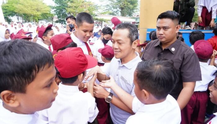 Wamendikdasmen Ajak Pelajar Tanah Datar Senam Bersama