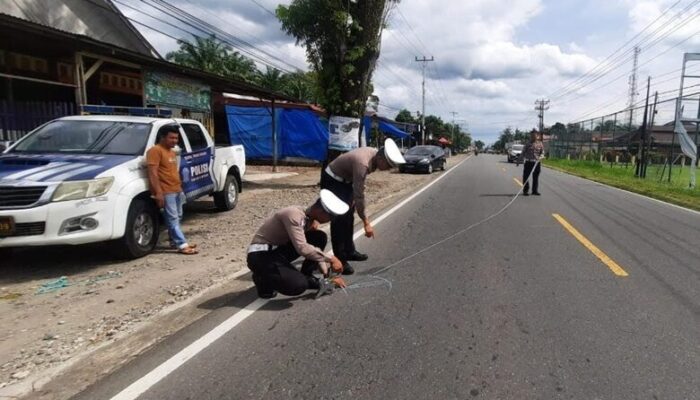 Bus Tabrak Motor di Pasbar, Satu Penumpang Tewas