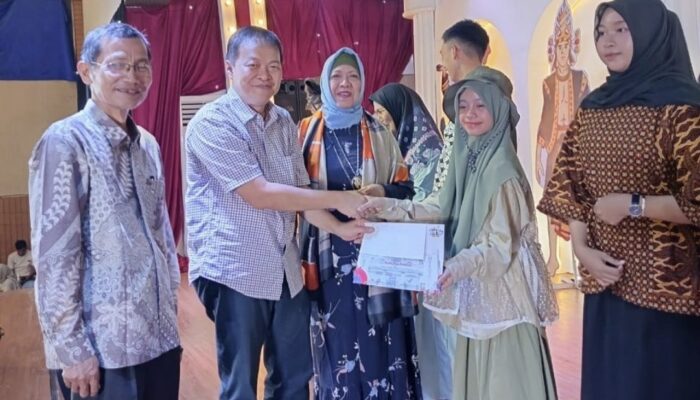 Pemenang Lomba Menulis Surat Padang Hibur Festival Kota Tua