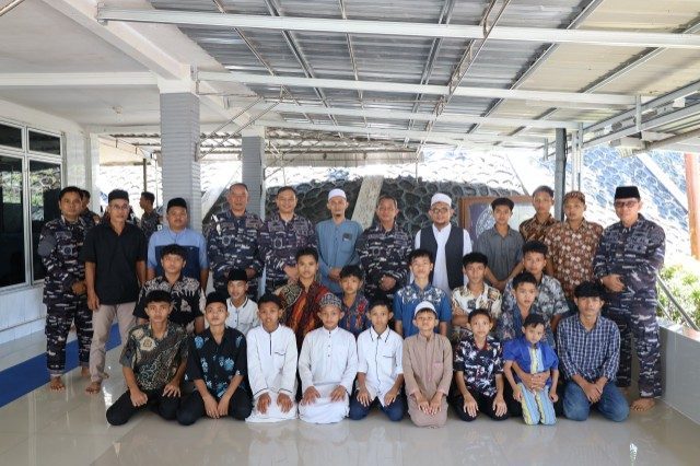 dankodaeral-ii-santuni-anak-yatim-mentawai-sambut-hut-ke-80-tni