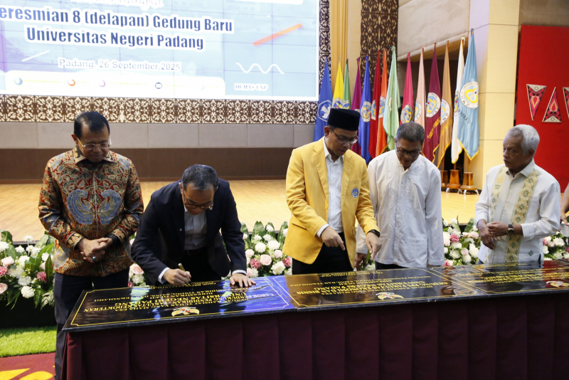 menteri-diktisaintek-resmikan-delapan-gedung-baru-unp