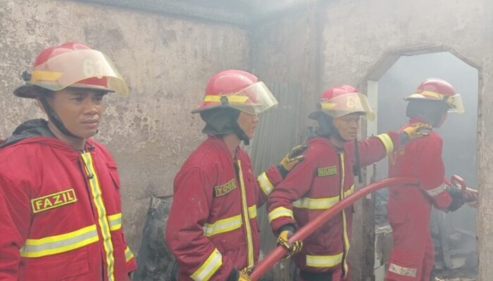 Kebakaran Hanguskan Rumah di Padang Selatan, Kerugian Ditaksir Rp600 Juta