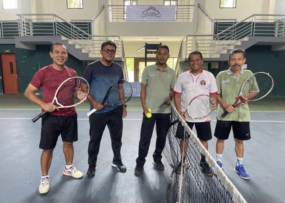 turnament-antar-pengurus-pelti-se-sumbar-awali-kejurnas-tenis-senior-tdp-piala-kapolda