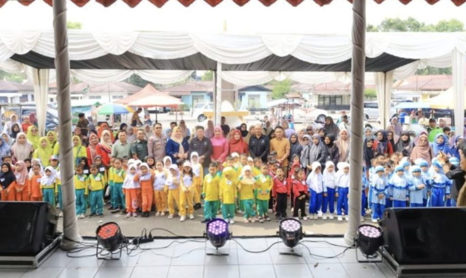 forum-komunikasi-seni-pasaman-bersama-himpaudi-gelar-merwarnai-tingkat-paud