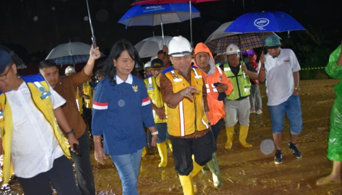 Normalisasi Batang Kandis Atasi Banjir, Wamen PU Tinjau Padang