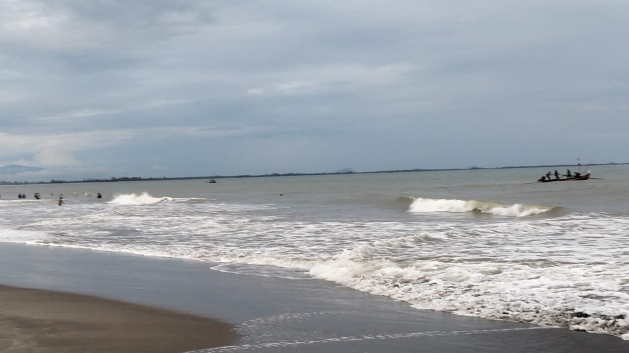 remaja-di-pasaman-barat-dilaporkan-terseret-ombak-saat-berenang