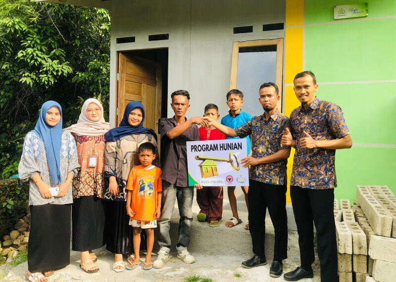 dari-gubuk-reot-ke-rumah-layak:-harapan-baru-untuk-mulyadi-dan-keluarga-dari-upz-baznas-semen-padang