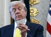 AS Cetak Koin Trump, Langgar Aturan? Undang Kontroversi!