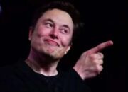 Elon Musk Cetak Rekor, Kekayaan Hampir Sentuh US$500 Miliar