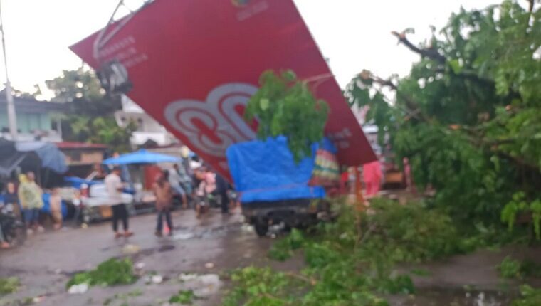 data-sementara,-46-kk-terdampak-hujan-badai-di-solok,-nihil-korban-jiwa