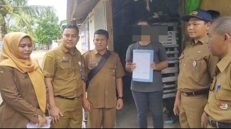 irt-yang-kedapatan-buang-sampah-ke-laut-kena-sanksi-tipiring