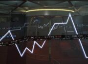 IHSG Terkoreksi, Sektor Energi Melesat Pimpin Penguatan Saham